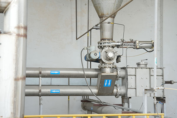 Nádrže na skladovanie surovín